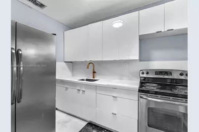 3680 NW 16th St, Miami, FL 33125 - Photo 13