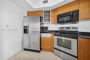 1750 N Bayshore Dr, Miami, FL 33132 - Photo 11