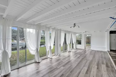 2512 Gulfstream Ln, Fort Lauderdale, FL 33312 - Photo 7