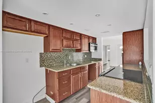 2512 Gulfstream Ln, Fort Lauderdale, FL 33312 - Photo 11