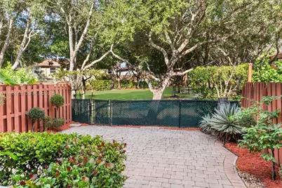 12779 SW 50th St, Miramar, FL 33027 - Photo 9