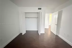 8261 NW 8th St, Miami, FL 33126 - Photo 13