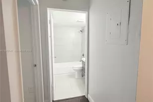 8261 NW 8th St, Miami, FL 33126 - Photo 15