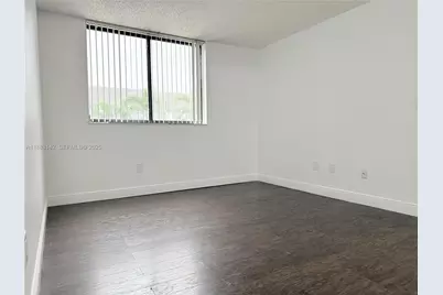 8261 NW 8th St #227, Miami, FL 33126 - Photo 17