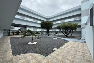 8261 NW 8th St, Miami, FL 33126 - Photo 23