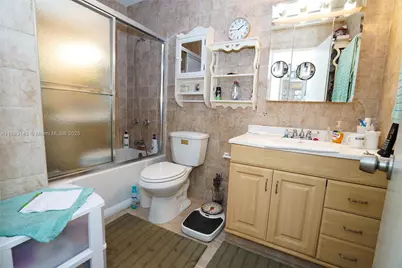 1000 NE 14th Ave #207, Hallandale Beach, FL 33009 - Photo 9
