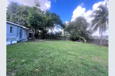 1385 NE 129th St, North Miami, FL 33161 - Photo 3