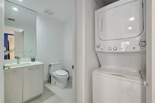 55 SW 9th St, Miami, FL 33130 - Photo 23