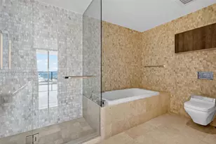 88 SW 7th St, Miami, FL 33130 - Photo 17