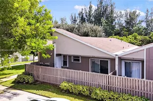 570 Woodgate Cir, Sunrise, FL 33326 - Photo 1