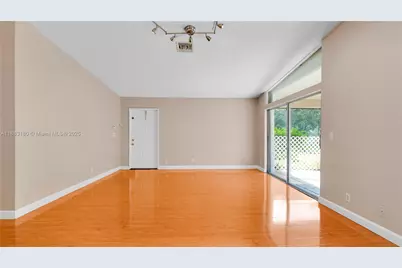 570 Woodgate Cir #A, Sunrise, FL 33326 - Photo 19