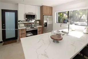 77 NE 43rd St, Miami, FL 33137 - Photo 17