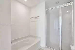 950 Brickell Bay Dr, Miami, FL 33131 - Photo 21