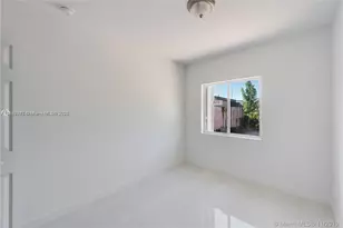 1532 NW 60th St, Miami, FL 33142 - Photo 7