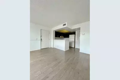 752 Executive Center Dr #25, West Palm Beach, FL 33401 - Photo 1