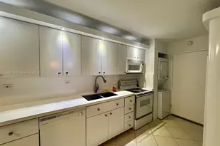 7135 Collins Ave, Miami Beach, FL 33141 - Photo 23