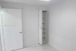 700 NE 24th St, Miami, FL 33137 - Photo 9