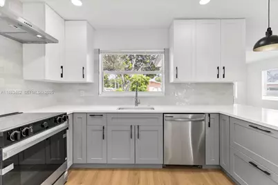 327 SE 2nd Ave, Dania Beach, FL 33004 - Photo 9