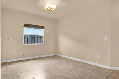 2401 NE 4th St, Homestead, FL 33033 - Photo 13