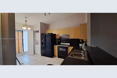 2410 San Remo Cir #0, Homestead, FL 33035 - Photo 7