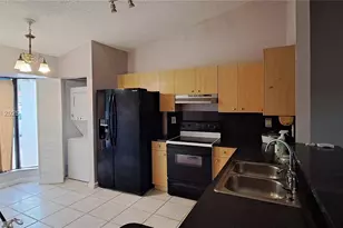 2410 San Remo Cir, Homestead, FL 33035 - Photo 7