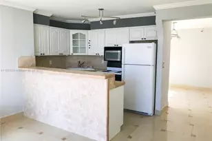 2642 Collins Ave, Miami Beach, FL 33140 - Photo 5