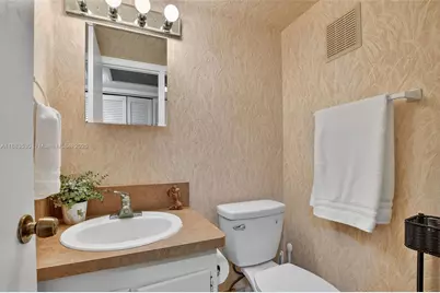 2009 N Farnham  N #2009, Deerfield Beach, FL 33442 - Photo 17