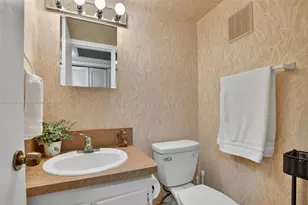 2009 N Farnham N, Deerfield Beach, FL 33442 - Photo 17