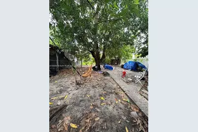 2643 NW 23rd Ct, Miami, FL 33142 - Photo 11