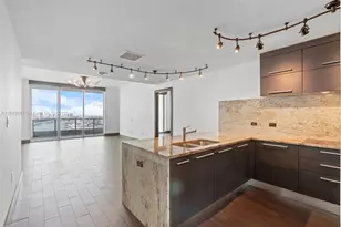 900 Biscayne Blvd, Miami, FL 33132 - Photo 5