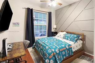 1706 NW 78th Way, Pembroke Pines, FL 33024 - Photo 17