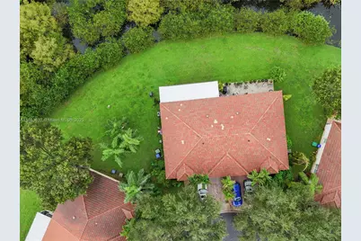 1706 NW 78th Way, Pembroke Pines, FL 33024 - Photo 27