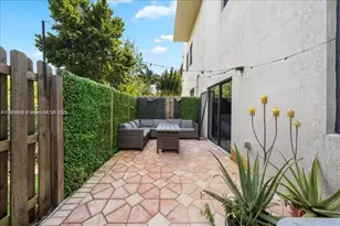 10413 NW 82nd St, Doral, FL 33178 - Photo 17