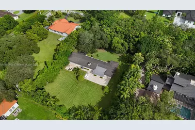 10110 SW 66th St, Miami, FL 33173 - Photo 1
