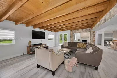 10110 SW 66th St, Miami, FL 33173 - Photo 23