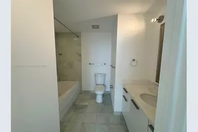 1060 Brickell Ave #3005, Miami, FL 33131 - Photo 7