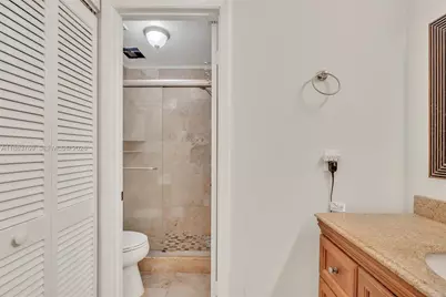 390 SE 2nd Ave #J3, Deerfield Beach, FL 33441 - Photo 17