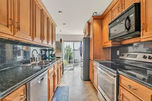 390 SE 2nd Ave, Deerfield Beach, FL 33441 - Photo 9