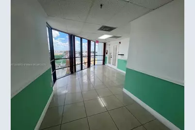 4445 W 16th Ave #605, Hialeah, FL 33012 - Photo 25