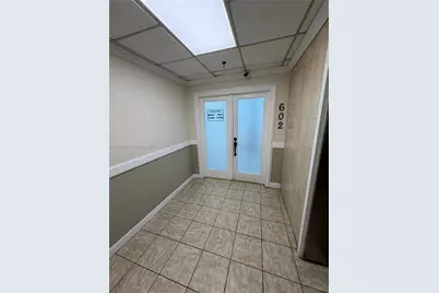 4445 W 16th Ave #605, Hialeah, FL 33012 - Photo 7