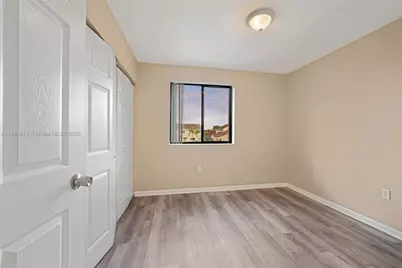 3208 San Remo Cir, Homestead, FL 33035 - Photo 23