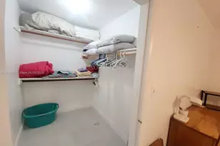 11960 NE 19th Dr, North Miami, FL 33181 - Photo 7