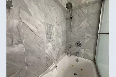 31 SE 5th St #3817, Miami, FL 33131 - Photo 21