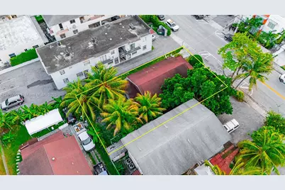 1267 NW 3rd St, Miami, FL 33125 - Photo 5
