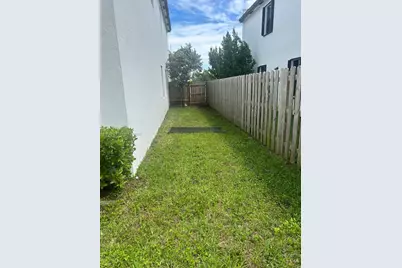 20828 NE 2nd Ct, Miami, FL 33179 - Photo 13
