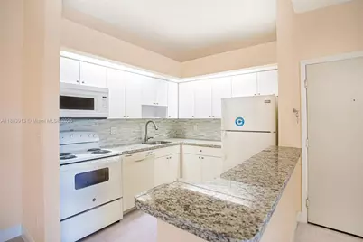 9711 W McNab Rd #203, Tamarac, FL 33321 - Photo 5