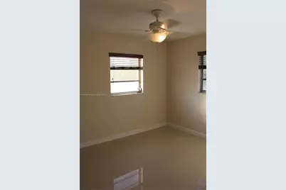 971 E 18th St, Hialeah, FL 33013 - Photo 15