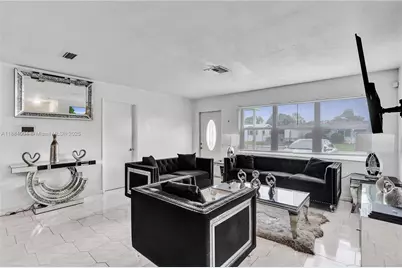 320 N 71st Ave, Hollywood, FL 33024 - Photo 1