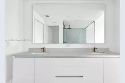 700 NE 24th St #1006, Miami, FL 33137 - Photo 11