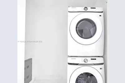 700 NE 24th St #1006, Miami, FL 33137 - Photo 35